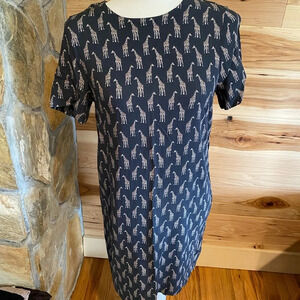 H & M gray Giraffe dress size 6‎